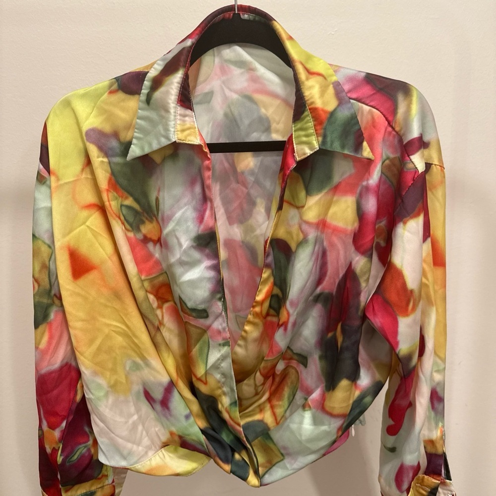 Micas Colorful Floral Plunge Neck Long Sleeve Top Size Small